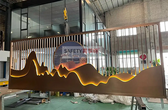 金屬山水屏風(fēng)隔斷：新中式古典風(fēng)，精致優(yōu)雅，輕奢舒適