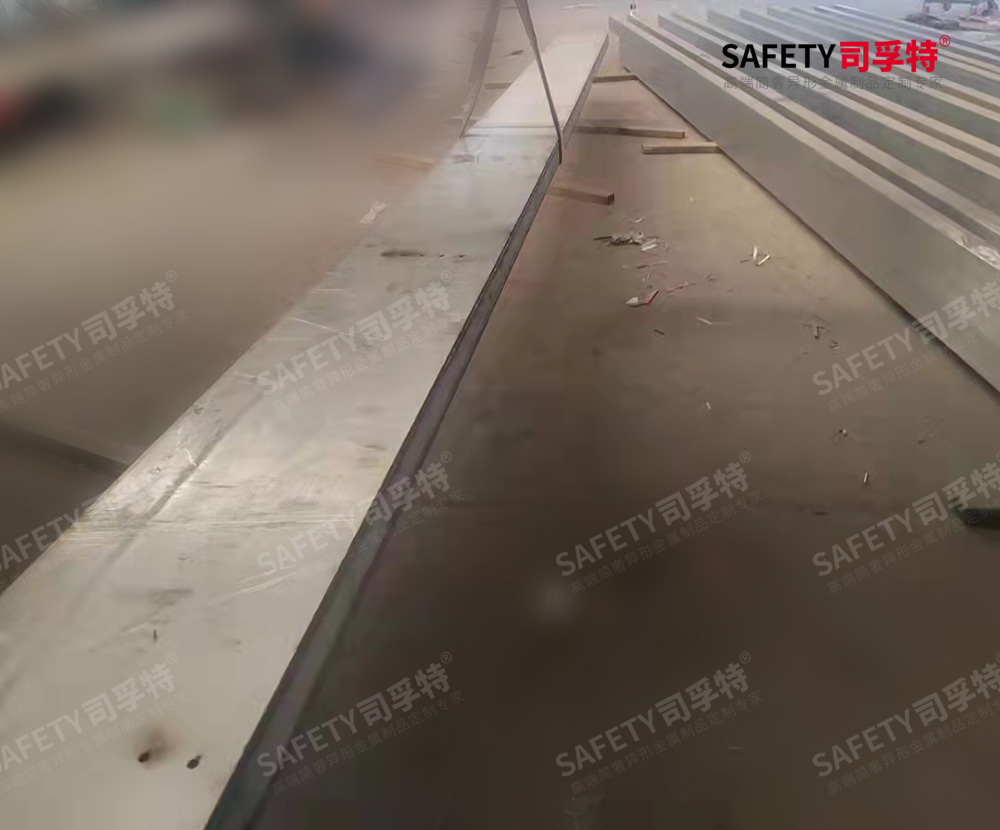 上海精致鋼生產(chǎn)廠(chǎng)家司孚特精制鋼幕墻型材玻璃幕墻配件(圖1) 3.jpg