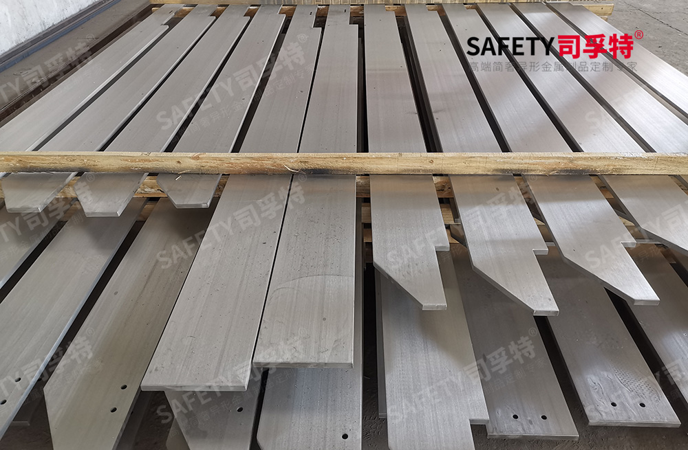 唐山鋼結(jié)構(gòu)孚特精制鋼材料有什么優(yōu)點(diǎn)(圖1) 1.jpg