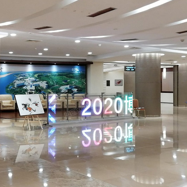 光電玻璃護欄廣告屏(圖1) 光電玻璃護欄廣告屏(圖1)