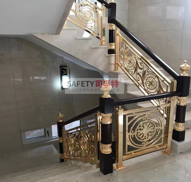 銅藝雕刻欄桿扶手，輕奢時(shí)尚，溫馨典雅(圖1)