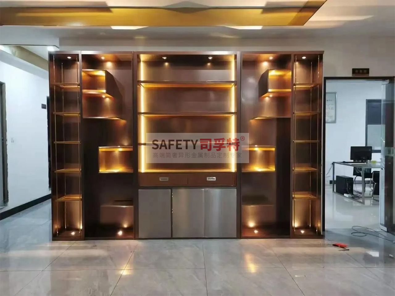 不銹鋼酒柜款式多樣，美觀時(shí)尚，經(jīng)久耐用(圖2)