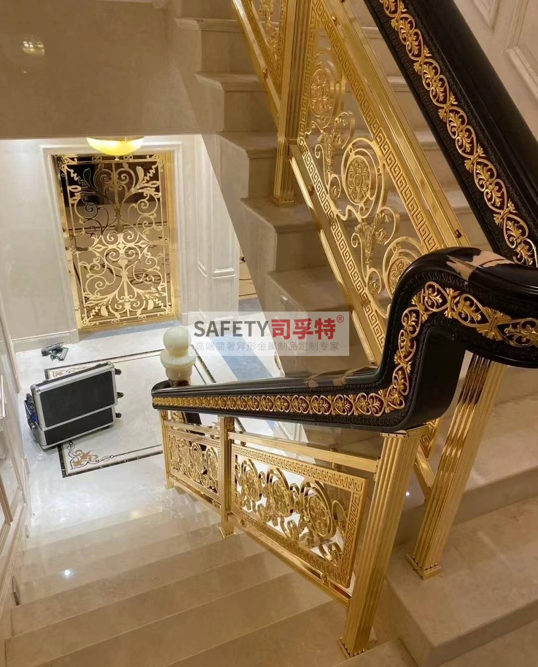 輕奢簡約銅藝雕刻樓梯扶手，增添生活質(zhì)感的藝術(shù)品[司孚特銅藝欄桿](圖2)