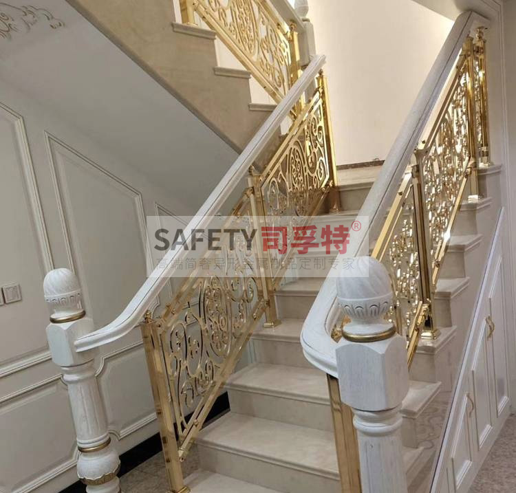 輕奢簡約銅藝雕刻樓梯扶手，增添生活質(zhì)感的藝術(shù)品[司孚特銅藝欄桿](圖4)