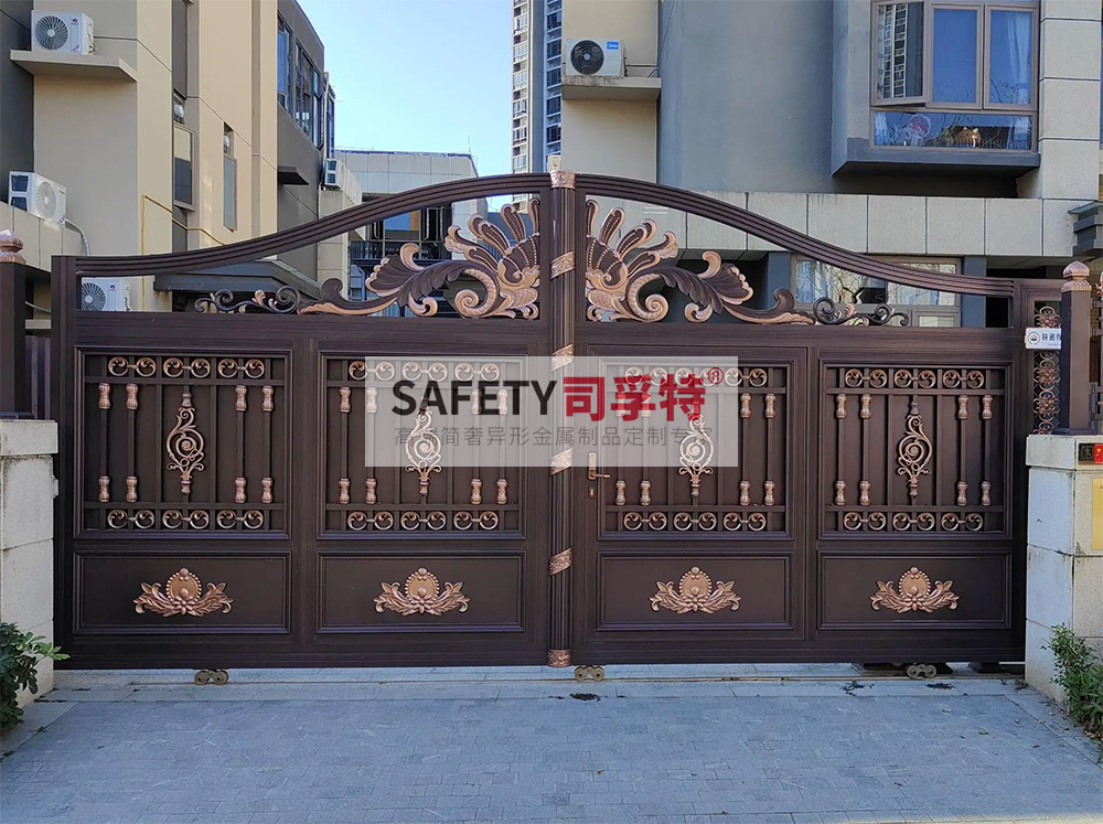 別墅大門用什么材質(zhì)好？[別墅銅門，鋁藝別墅大門](圖4)