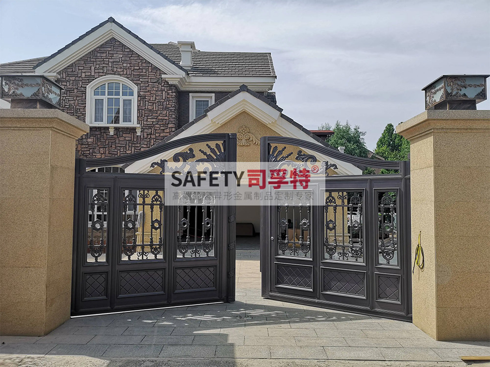 別墅大門用什么材質(zhì)好？[別墅銅門，鋁藝別墅大門](圖3)