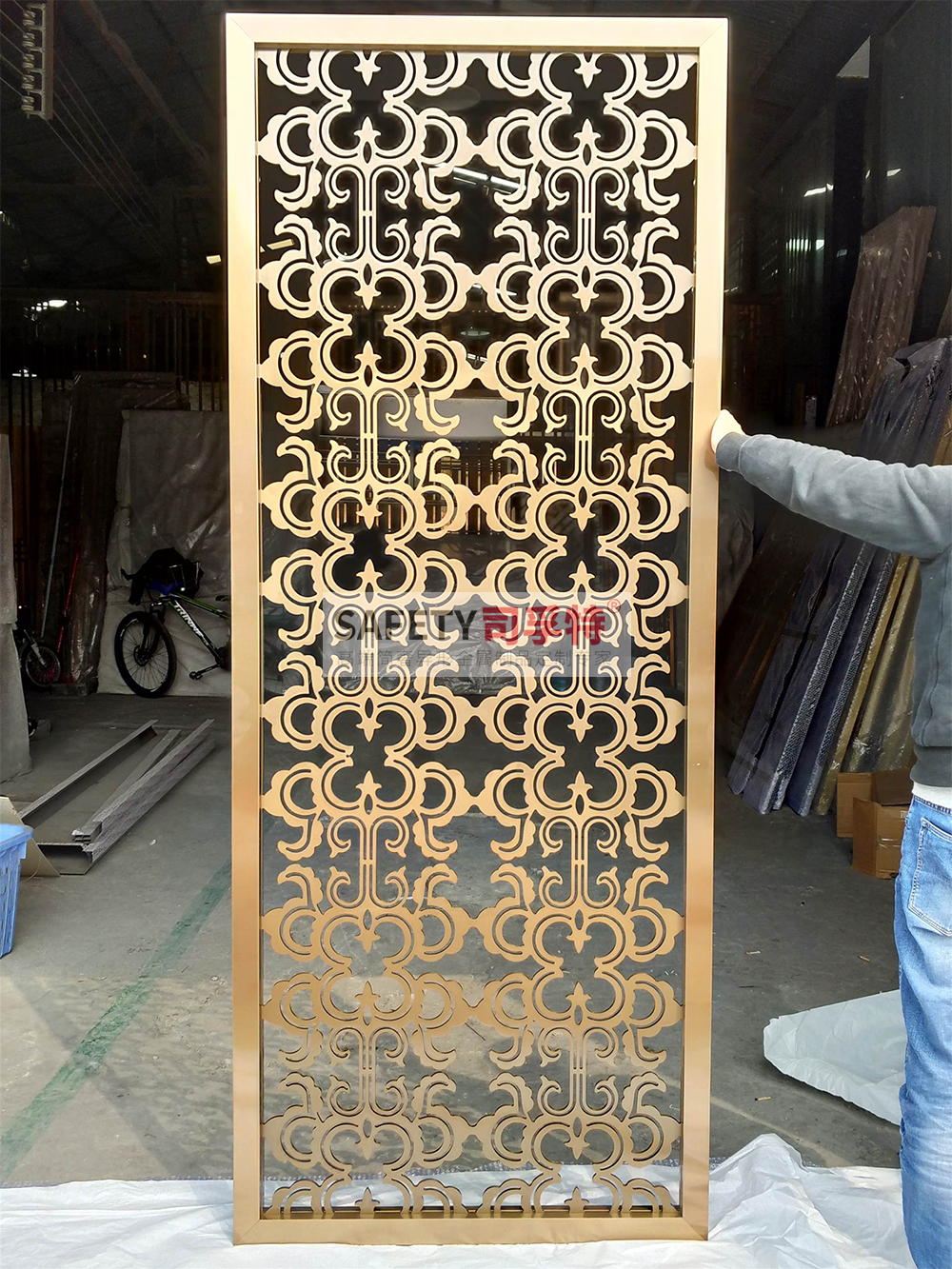 不銹鋼屏風(fēng)隔斷有哪些特點(diǎn)[司孚特金屬屏風(fēng)，不銹鋼屏風(fēng)](圖2)