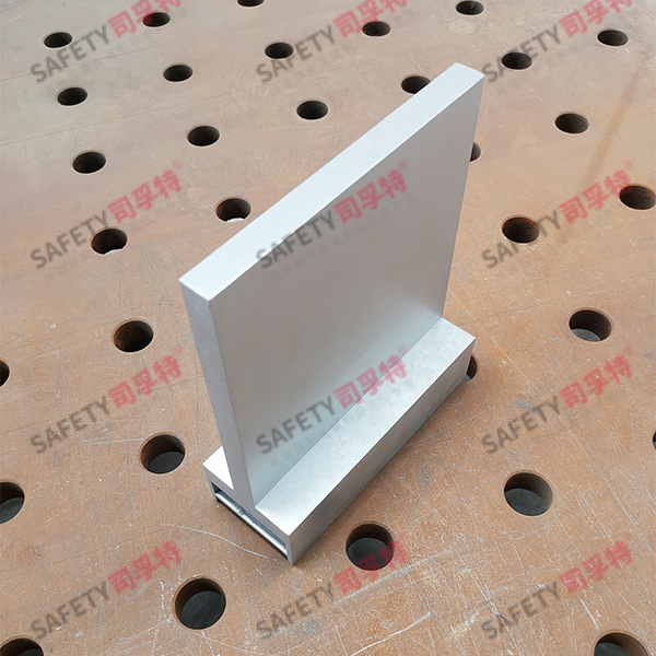 氟碳噴涂凹形T型焊接精制鋼型材(圖3) 氟碳噴涂凹形T型焊接精制鋼型材(圖3)