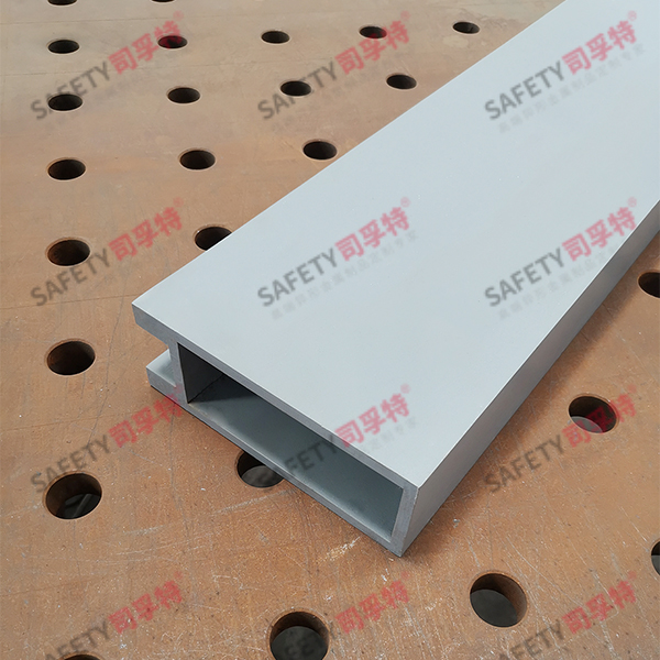 凹形幕墻氟碳噴涂精制鋼型材(圖3) 凹形幕墻氟碳噴涂精制鋼型材(圖3)