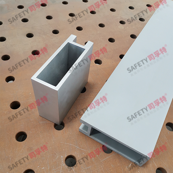 凹形幕墻氟碳噴涂精制鋼型材(圖6) 凹形幕墻氟碳噴涂精制鋼型材(圖6)