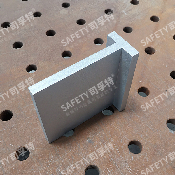 幕墻氟碳噴涂T型焊接精制鋼型材(圖1) 幕墻氟碳噴涂T型焊接精制鋼型材(圖1)