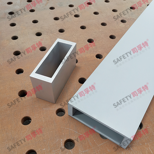 對稱等厚矩形氟碳噴涂精制鋼幕墻型材(圖5) 對稱等厚矩形氟碳噴涂精制鋼幕墻型材(圖5)