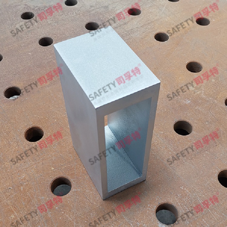 精益求精，幕墻中“精致鋼”的設(shè)計(jì)與應(yīng)用-司孚特金屬(圖2)